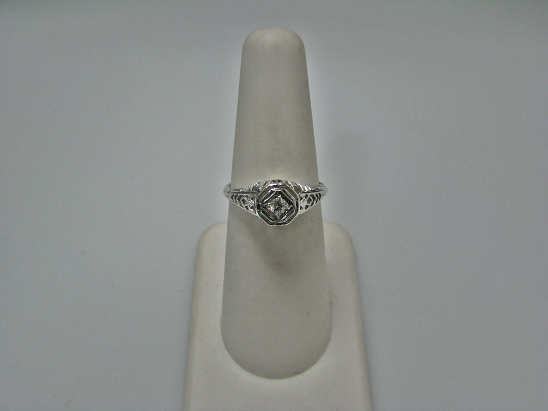 H108 Gorgeous Diamond Ring in 14k White Gold from 1930's