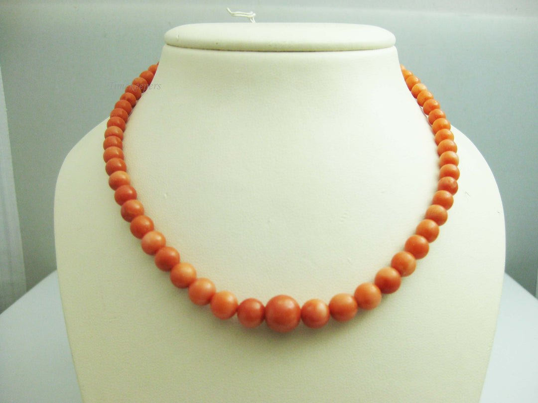 b674 Beautiful Salmon Colored Graduated Coral Beaded Necklace