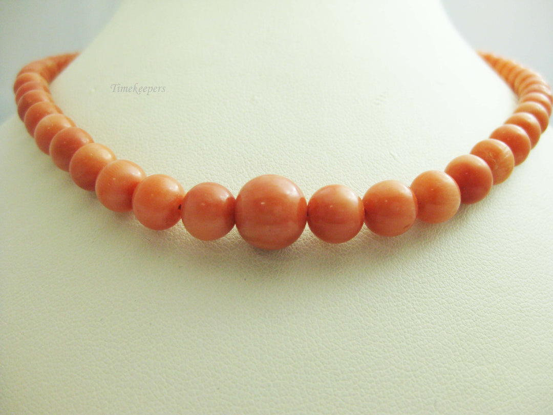 b674 Beautiful Salmon Colored Graduated Coral Beaded Necklace