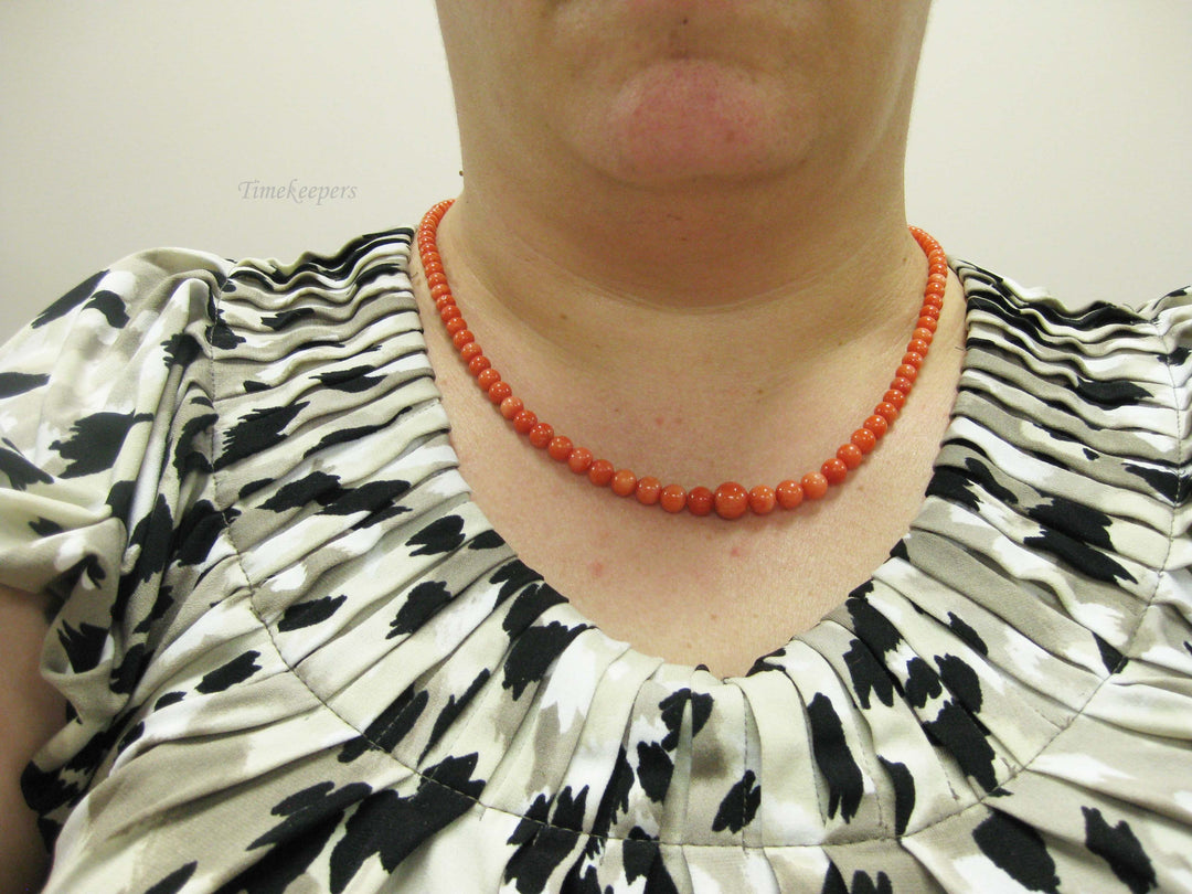 b674 Beautiful Salmon Colored Graduated Coral Beaded Necklace