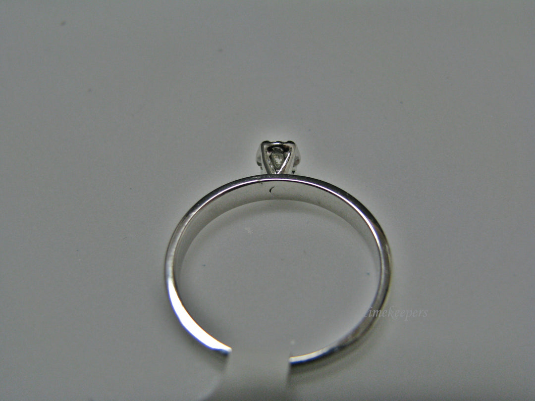 H128 Lovely 14k White Gold Diamond Band Solitare Ring .17 Ct Size 7.75