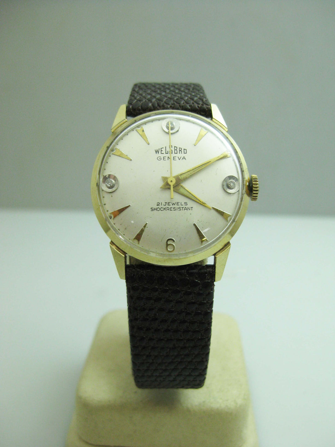 b714 Unisex 1970s 14kt Yellow Gold Welsbro 21 Jewel Shock Resistant Mechanical Wristwatch