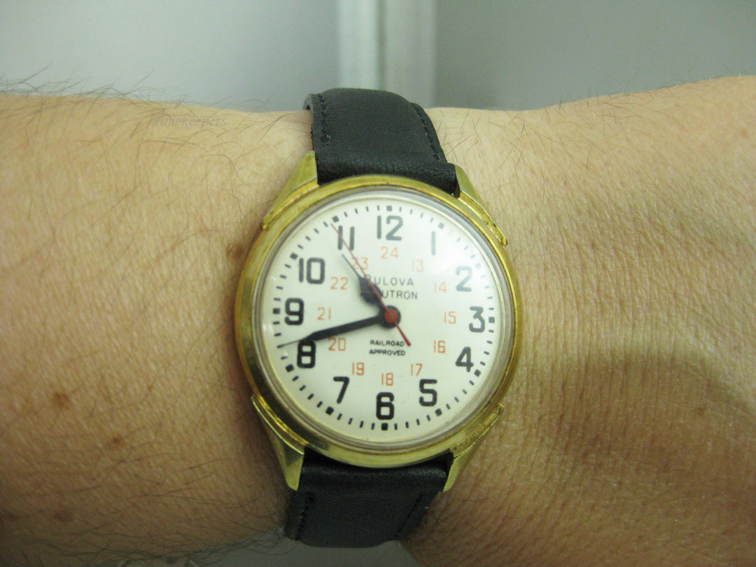 b721 Men's Stainless Steel Bulova Accutron Wristwatch