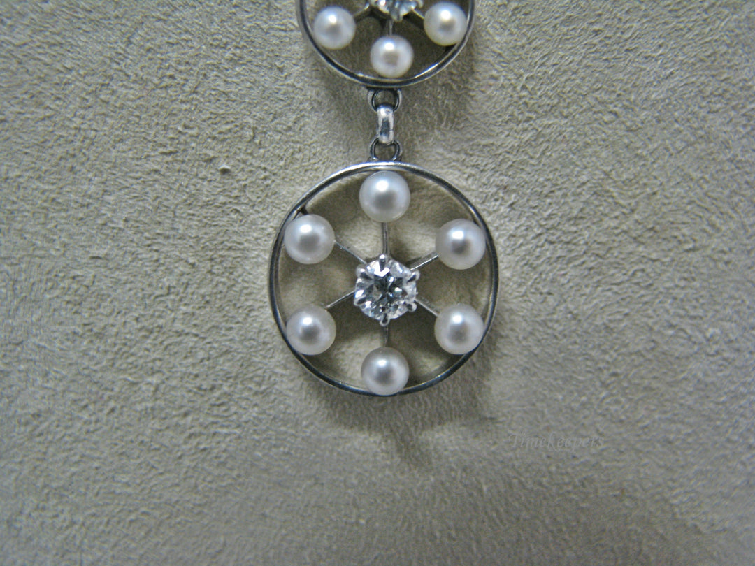 H135 Gorgeous Graduated Three Diamond Platinum Necklace with Seed Pearls