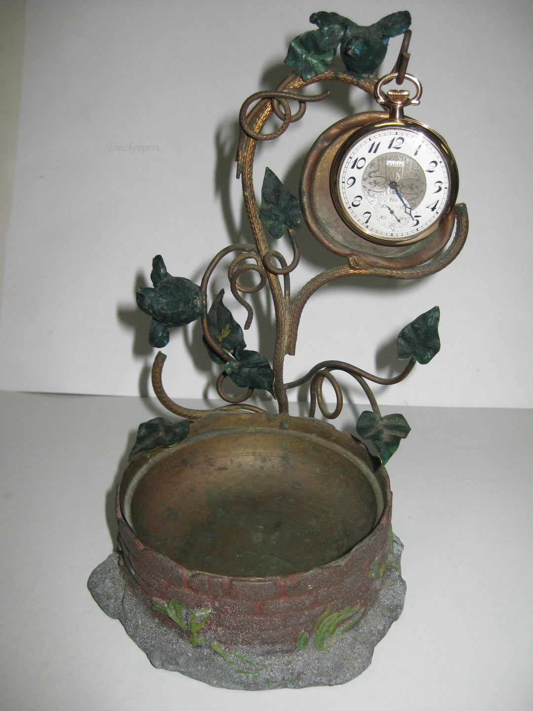 b732 Unique Wishing Well Pocket Watch Stand and Trinket/Jewelry Holder