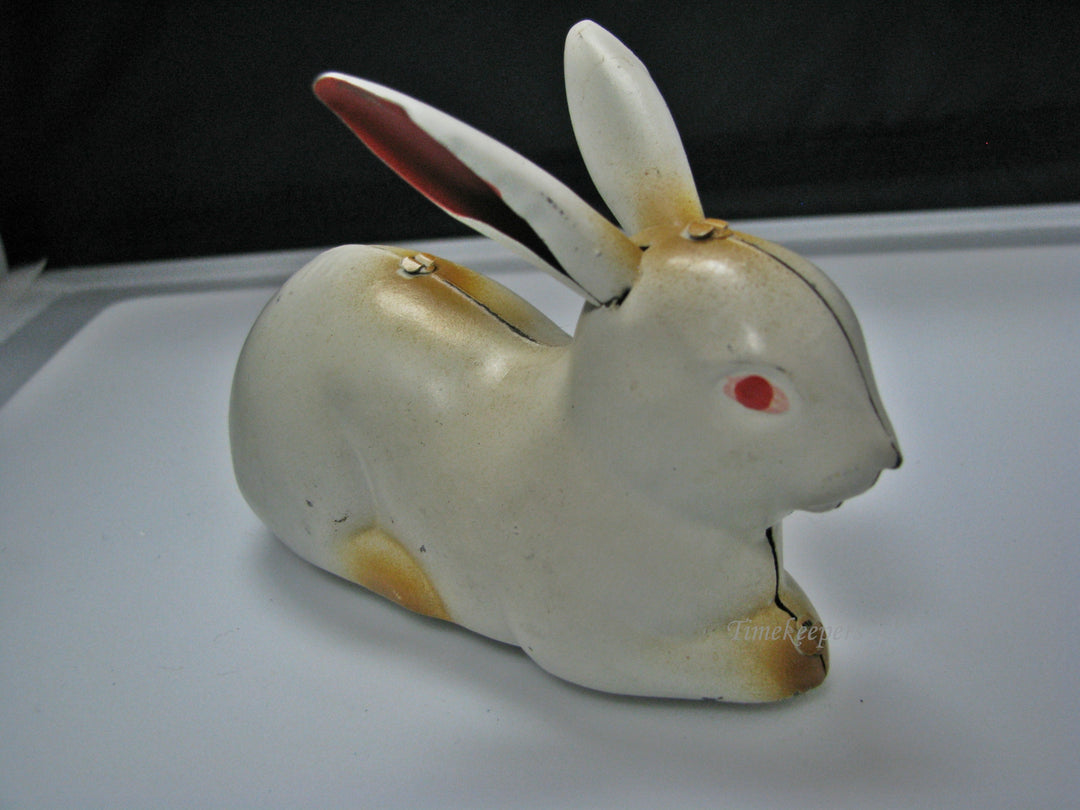 H139 Lovely Bunny Wind Up Toy with Key from 1950's
