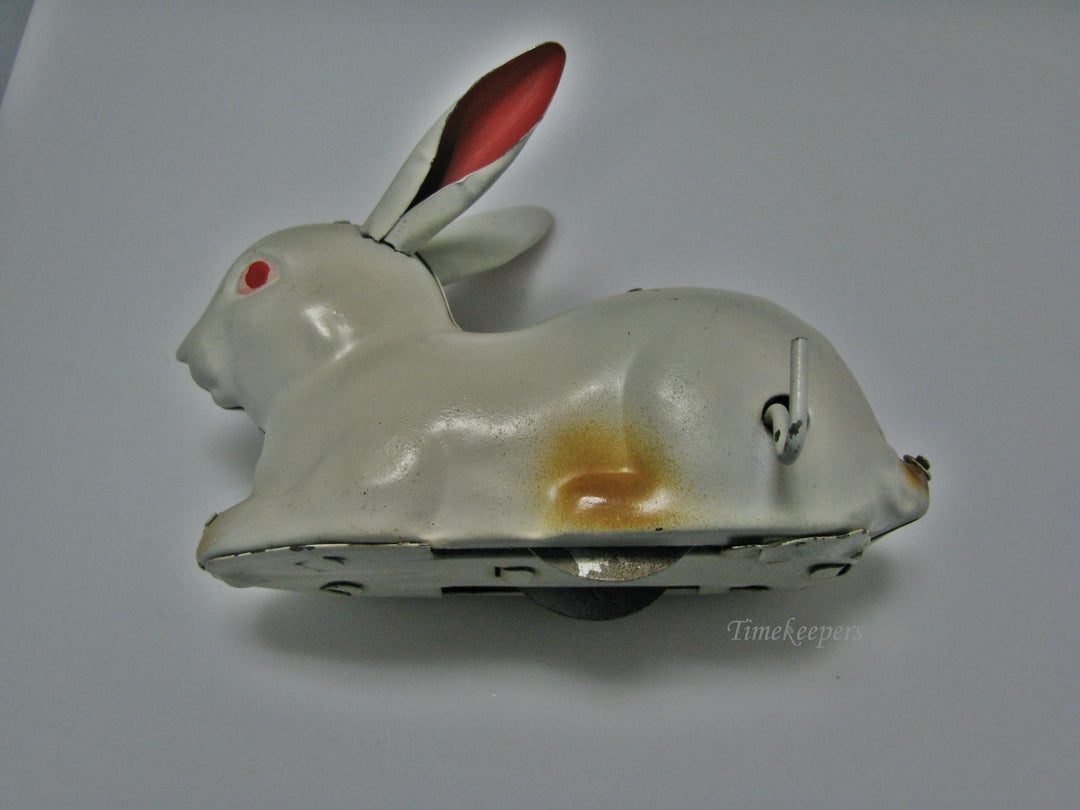 H139 Lovely Bunny Wind Up Toy with Key from 1950's