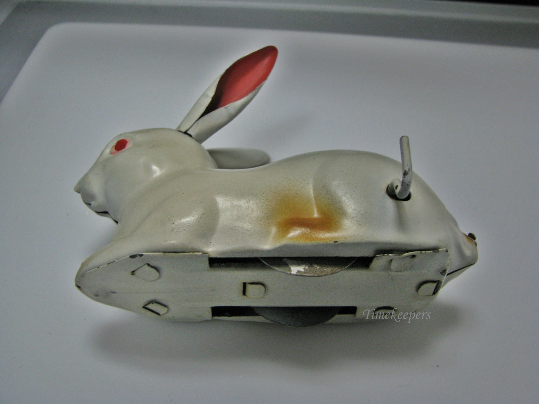 H139 Lovely Bunny Wind Up Toy with Key from 1950's
