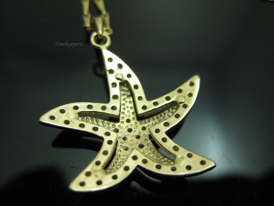 b779 Adorable 14kt Yellow Gold Diamond Starfish with 14kt Yellow Gold 20" Necklace