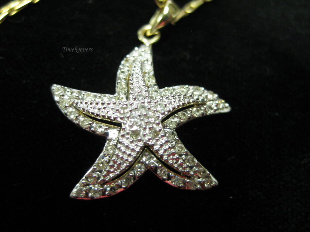 b779 Adorable 14kt Yellow Gold Diamond Starfish with 14kt Yellow Gold 20" Necklace