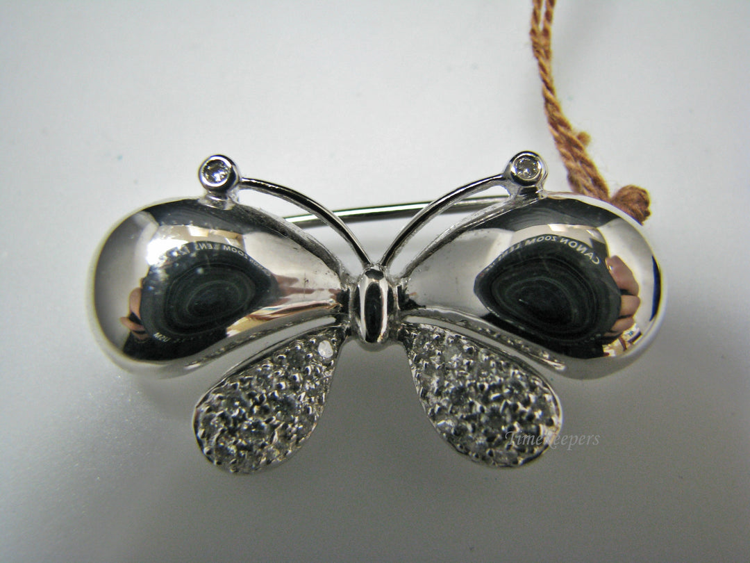 H176 Gorgeous Butterfly in 18k White Gold Pin/Brooch with Diamonds