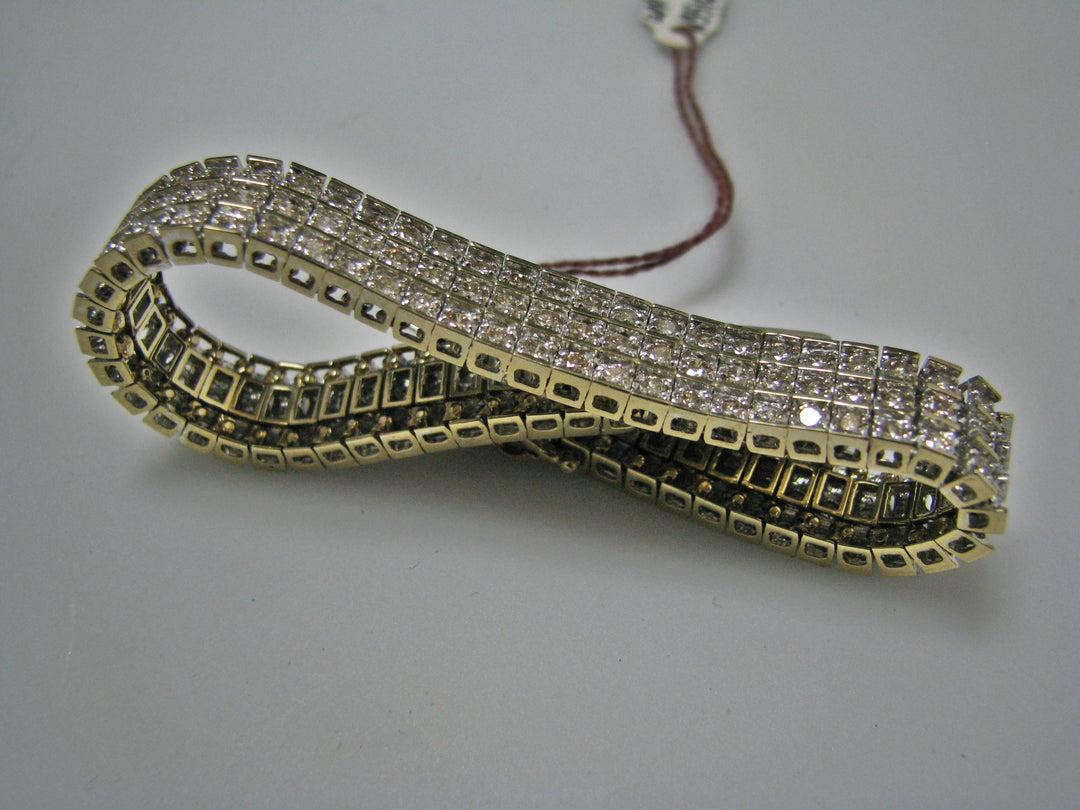 H183 Gorgeous Tennis Bracelet in 10k Yellow Gold with 7.0 TCW in Diamonds