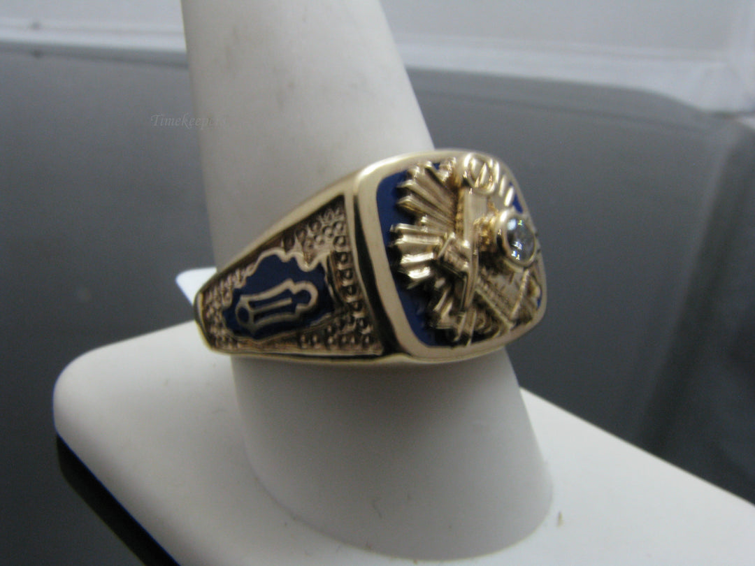 g257 Handsome Men's 10kt Yellow Gold Masonic Ring Size 10