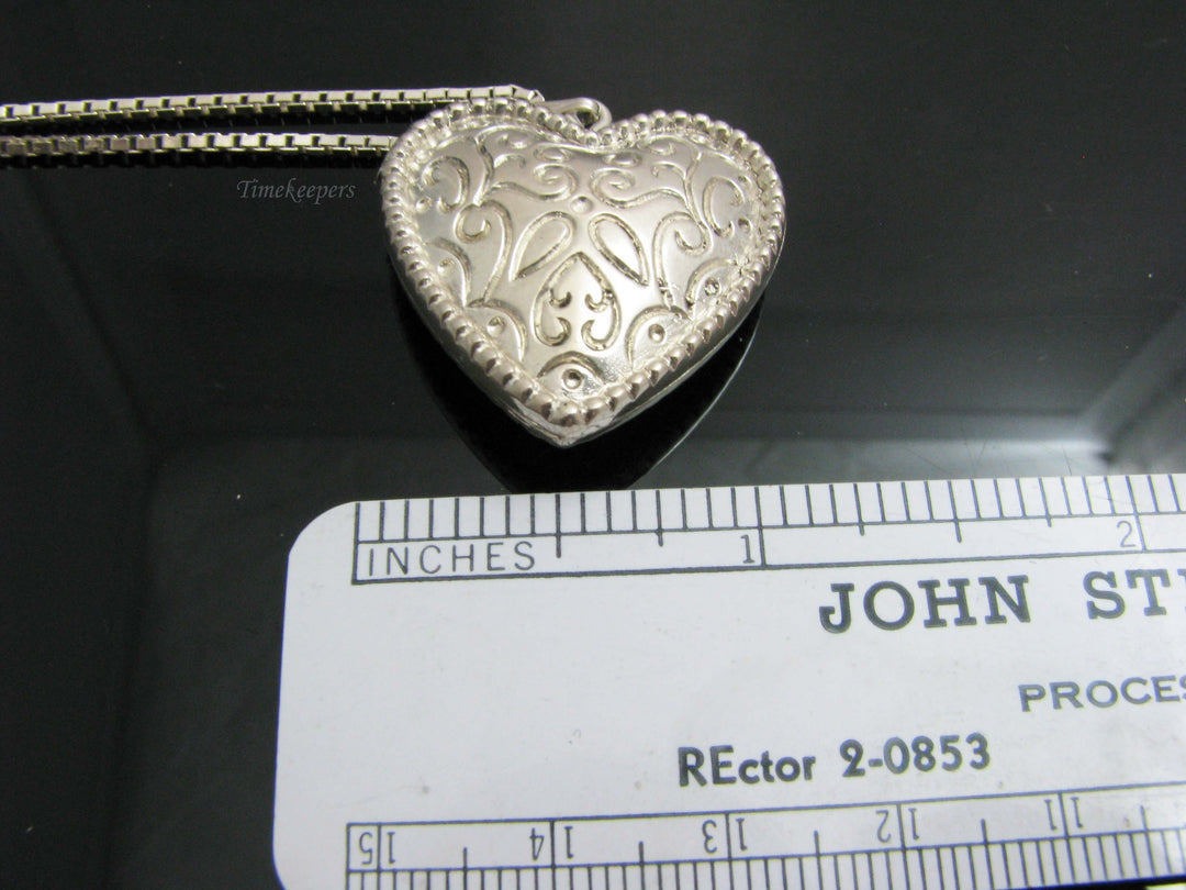 b812 Pretty Sterling Silver Puffed Heart Pendant on an 18" Box Chain