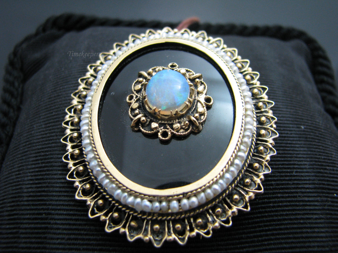 b817 Beautiful 14kt Yellow Gold Opal, Onyx, and Seed Pearl Brooch Pendant