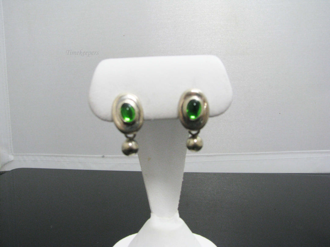 b828 Pretty Sterling Silver and Green Cabochon Stone Earrings