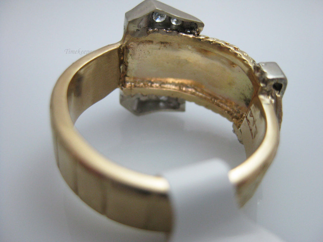 b847 Unique 14kt Yellow Gold Diamond Buckle Ring