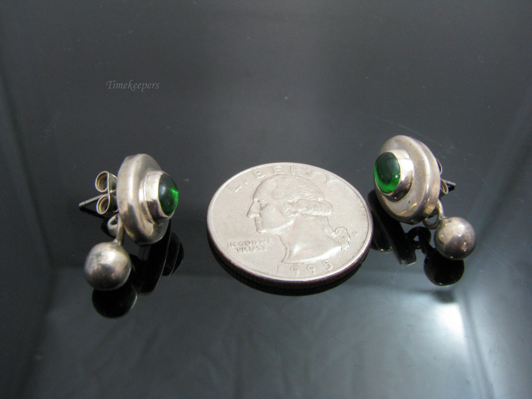 b828 Pretty Sterling Silver and Green Cabochon Stone Earrings