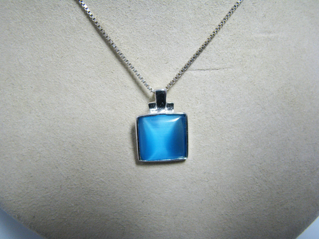 j096 Beautiful Sterling Silver Necklace with Blue Square Pendant 20" Long