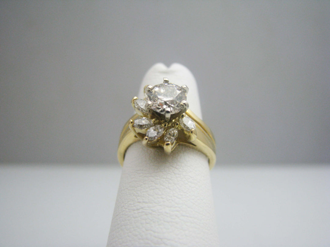 b449 Stunning 18kt Yellow Gold Diamond Wedding Set