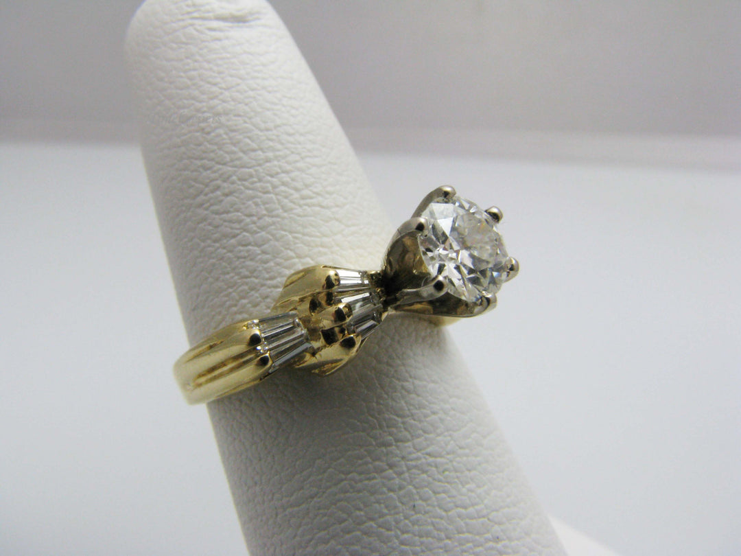 b845 Gorgeous 18kt Yellow Gold Diamond Engagement Ring