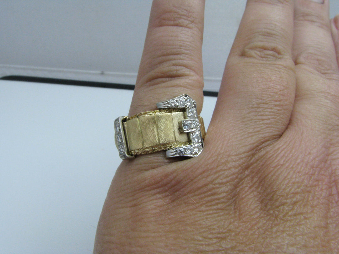 b847 Unique 14kt Yellow Gold Diamond Buckle Ring