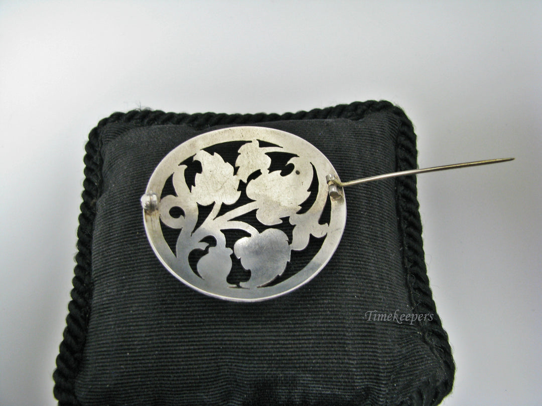 H191 Beautiful Brooch/ Pin with Leaves in Sterling Silver