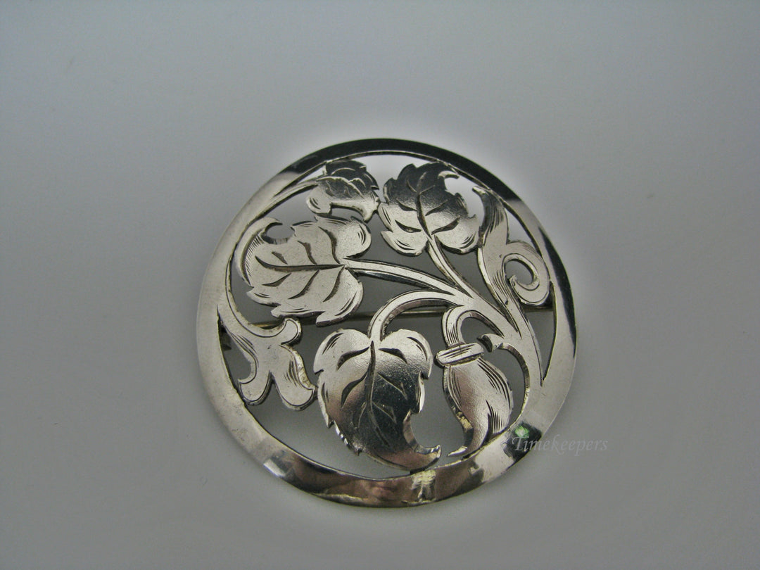 H191 Beautiful Brooch/ Pin with Leaves in Sterling Silver