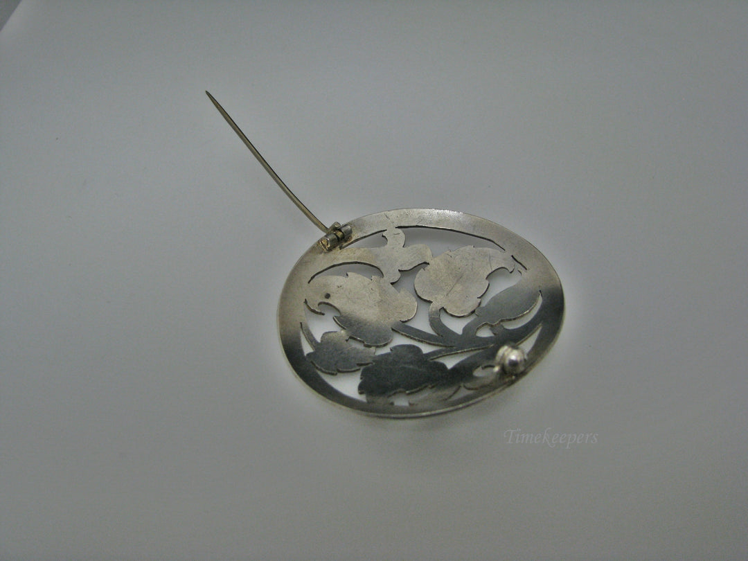 H191 Beautiful Brooch/ Pin with Leaves in Sterling Silver