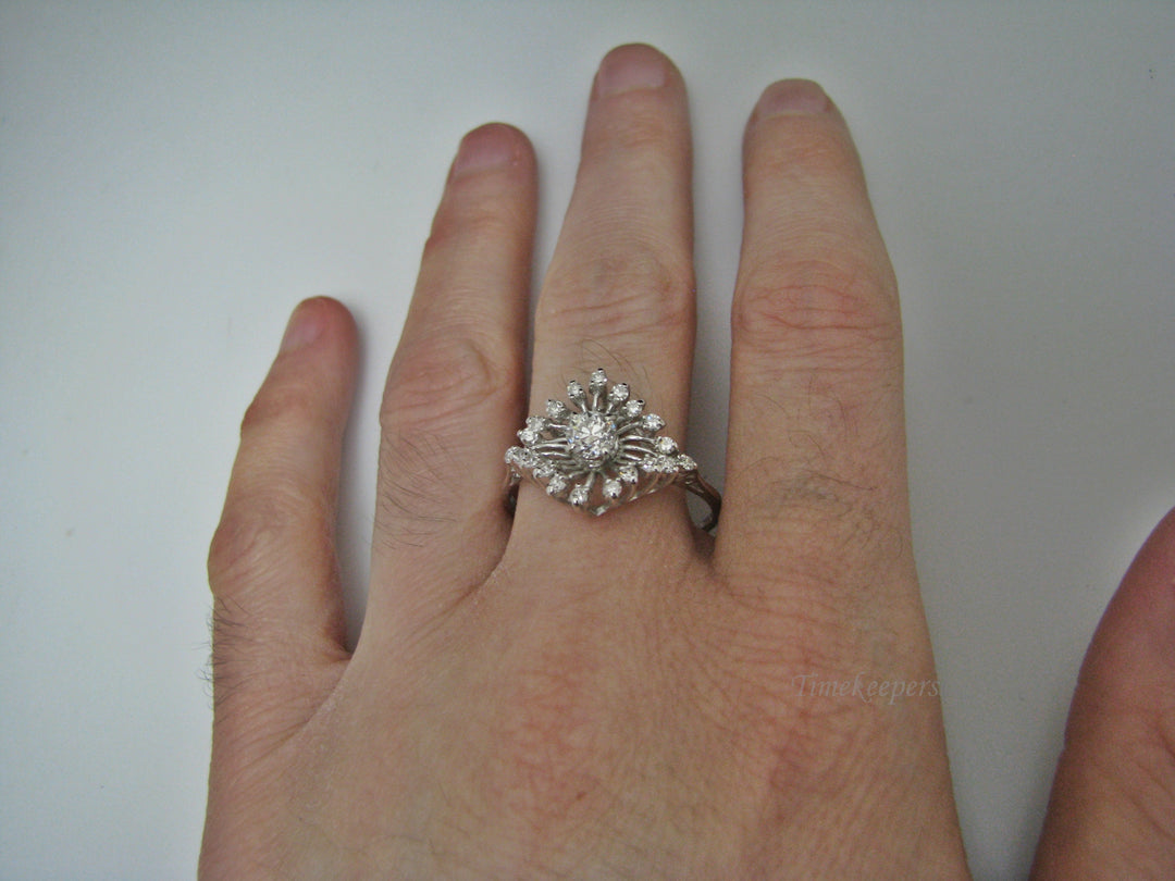 H214 Stunning Diamond Ring in 14k White Gold Size 10