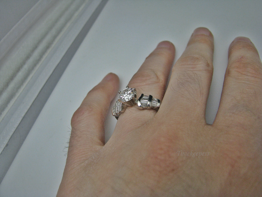H223 Stunning Platinum Engagement Ring Size 5.25 with Diamonds