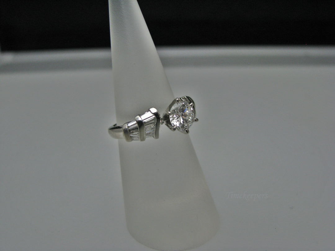 H223 Stunning Platinum Engagement Ring Size 5.25 with Diamonds