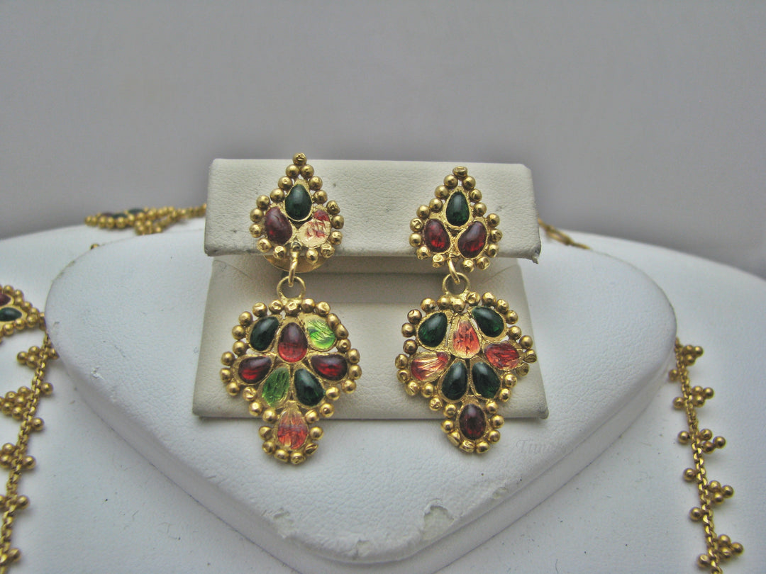 H269 Stunning 22k Yellow Gold Set of Green and Red Stone Necklace with Earrings