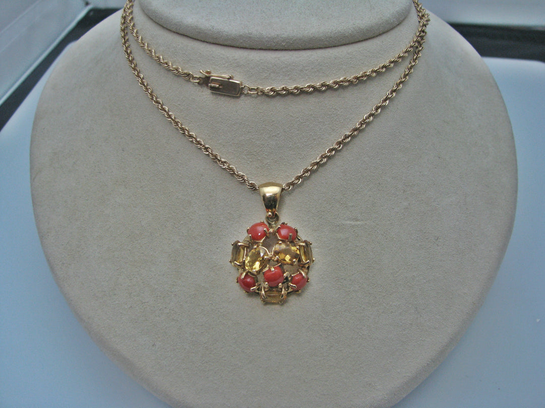H274 Stunning 18k YG Coral and Citrine Pendant on 24" 14k Yellow Gold Chain