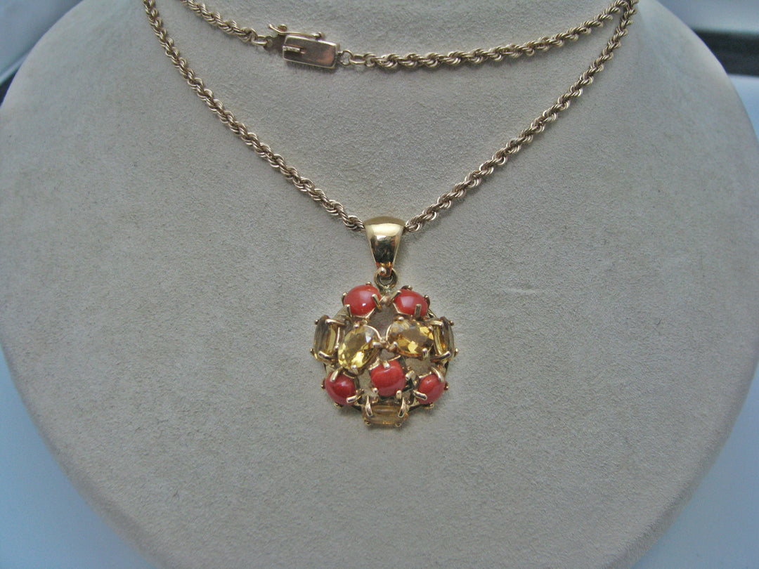 H274 Stunning 18k YG Coral and Citrine Pendant on 24" 14k Yellow Gold Chain