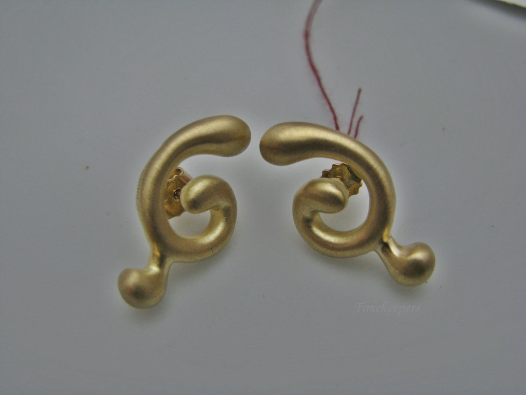 H270 Unique 18k Yellow Gold Pierced Earrings