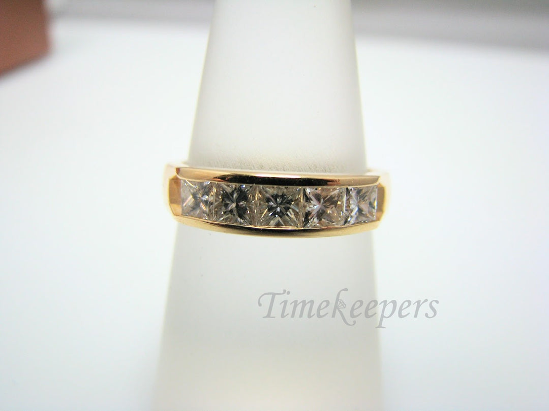 H302 Beautiful Diamond 14k Yellow Gold Wedding Band in Size 6.75