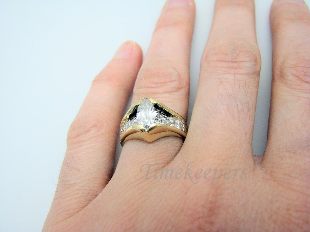 H312 Stunning Diamond 18k Yellow Gold Engagement Ring in Size 5