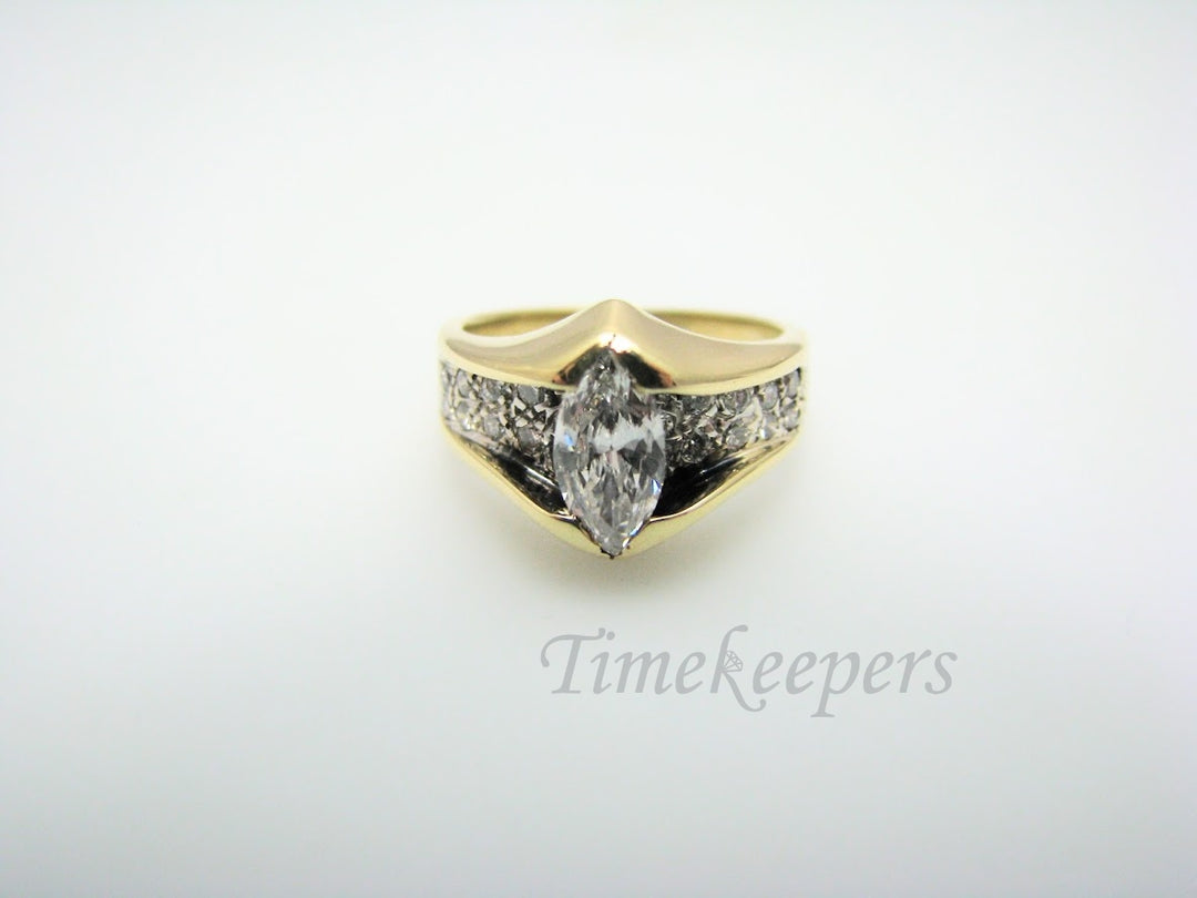 H312 Stunning Diamond 18k Yellow Gold Engagement Ring in Size 5