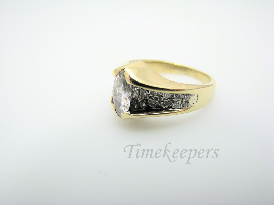 H312 Stunning Diamond 18k Yellow Gold Engagement Ring in Size 5