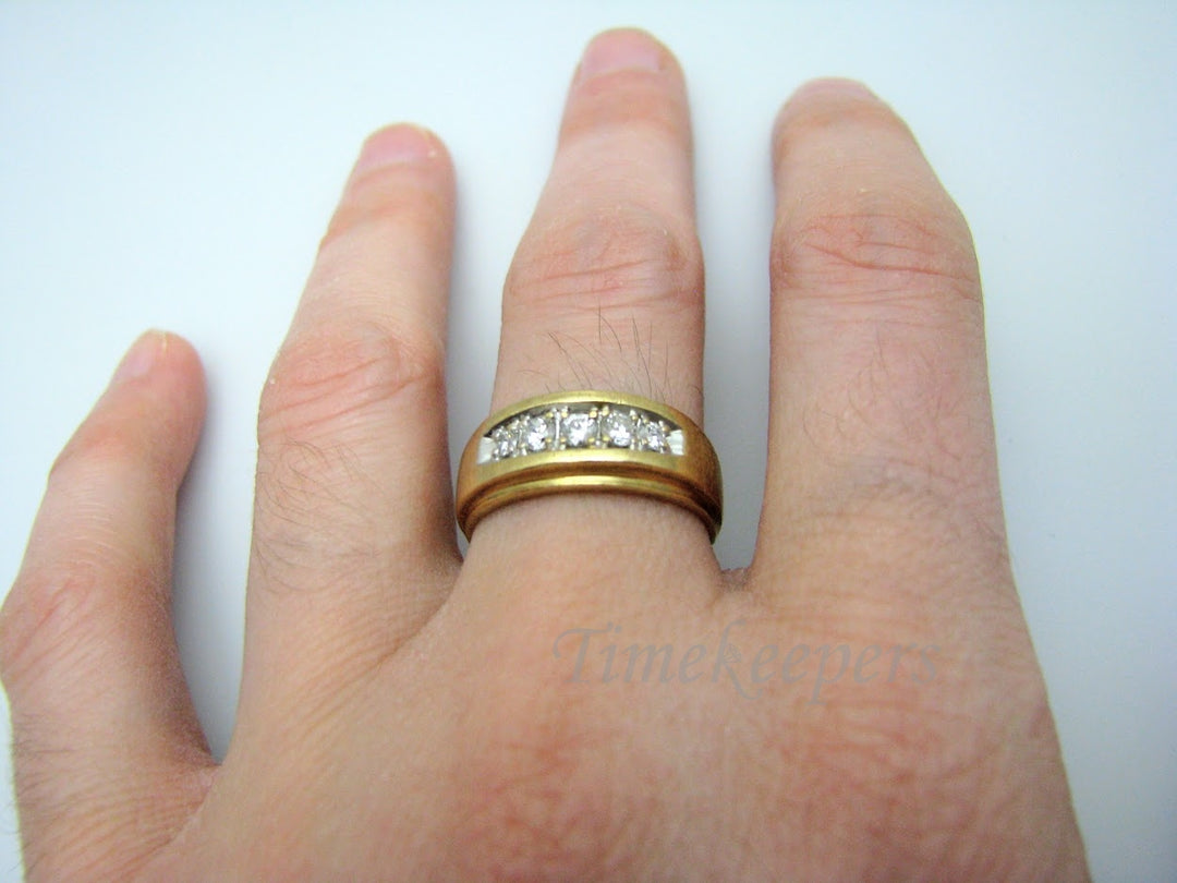 H307 Unique Diamond 14k Yellow Gold Wedding Band in Size 6.5