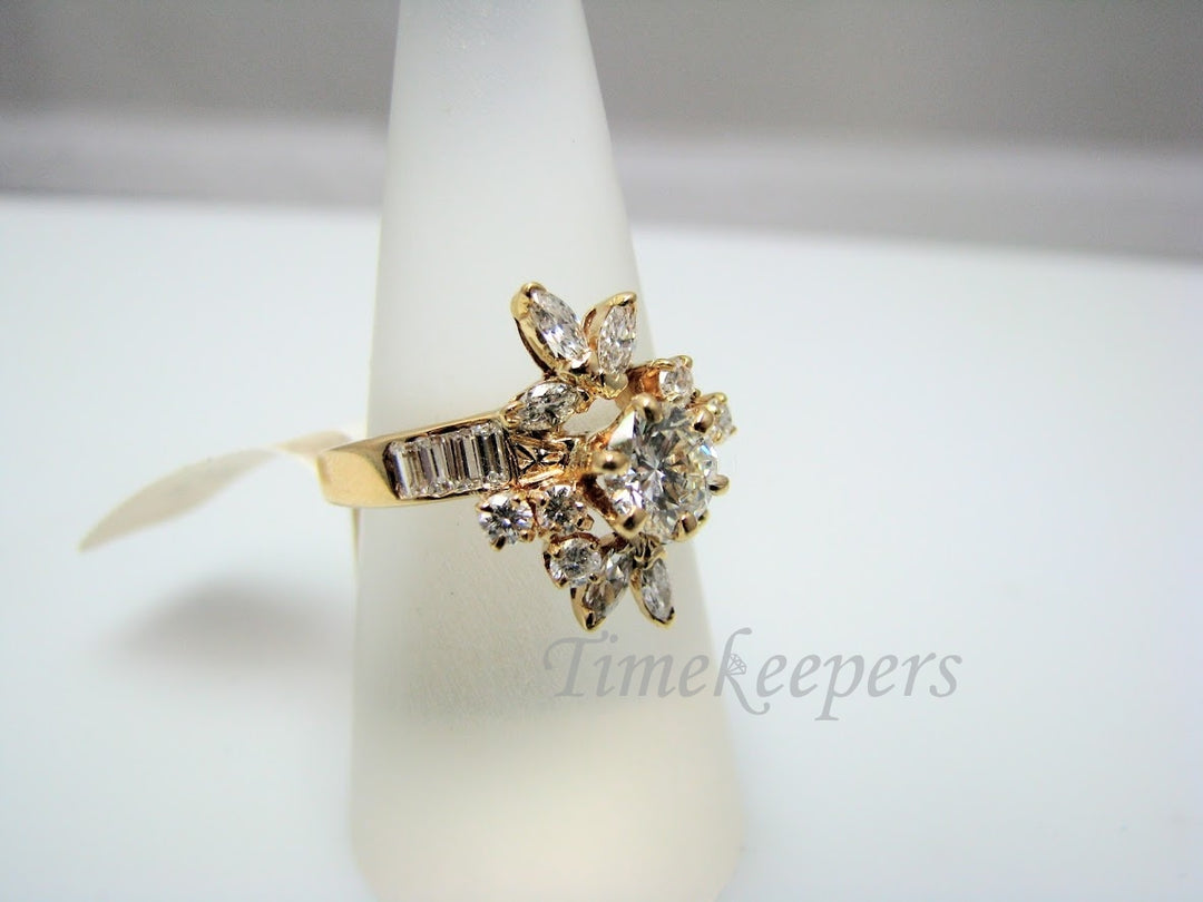 H319 Stunning Diamond 14k Yellow Gold Ring in Size 7.75