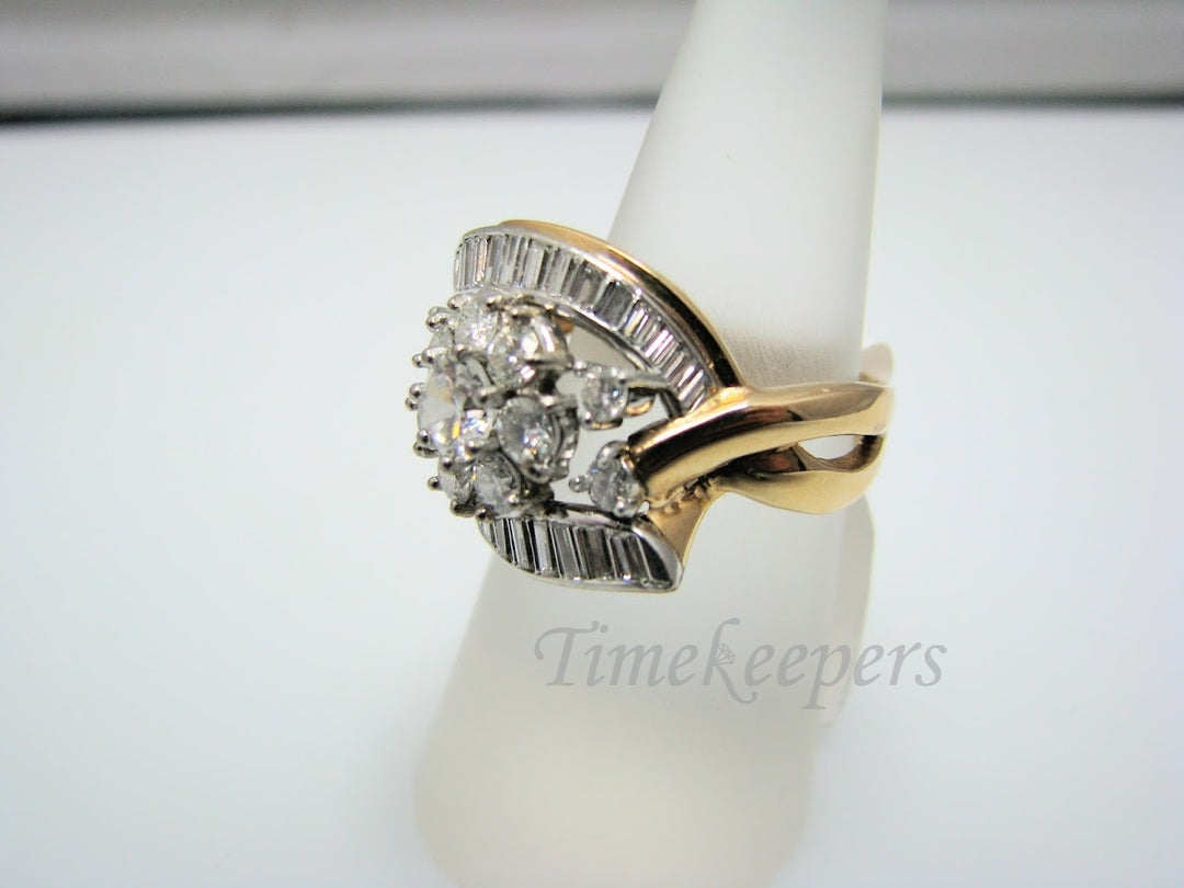 H324 Amazing Diamond 14k Yellow Gold Ring in Size 7.0