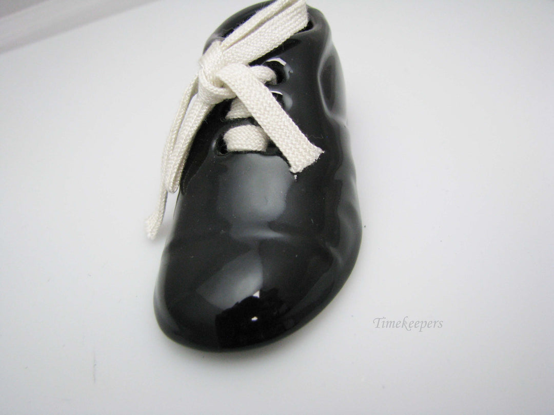 j198 Nice Collectible Black Ceramic Lace up Shoe