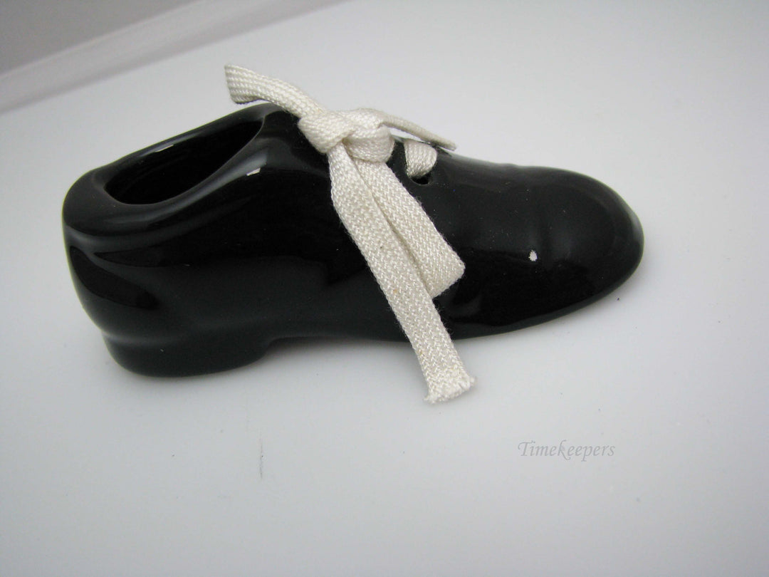 j198 Nice Collectible Black Ceramic Lace up Shoe