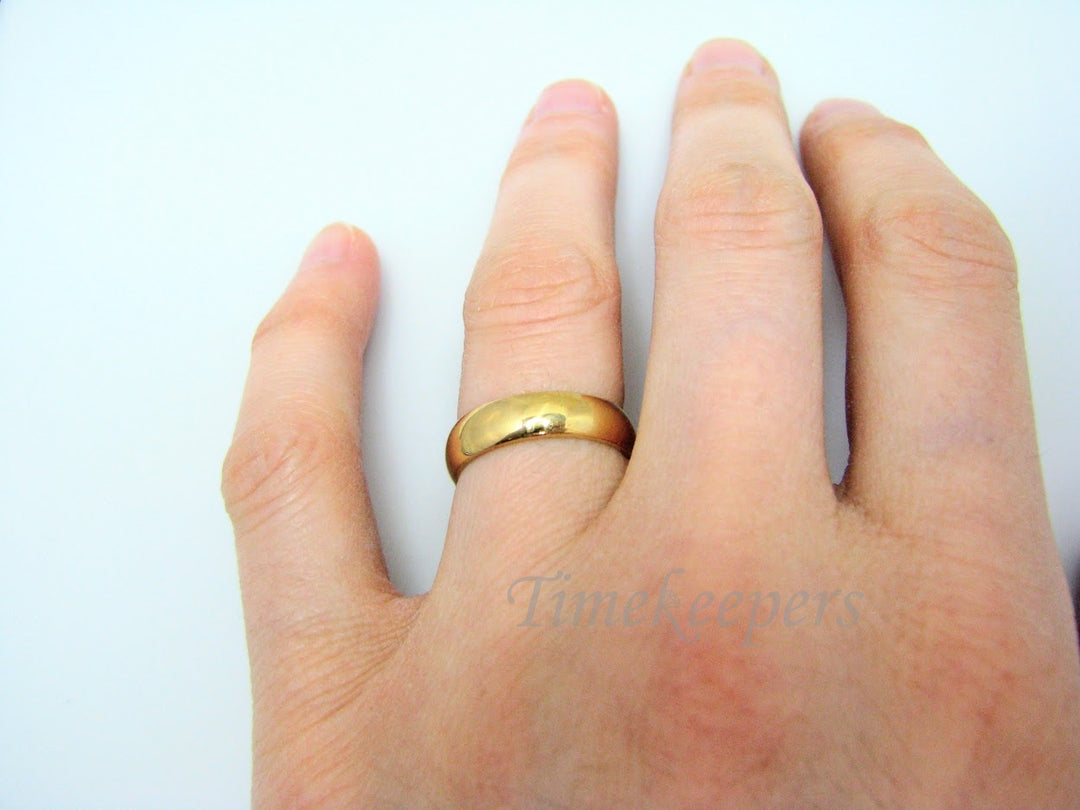 H349 Simple and Cute 14k Yellow Gold Wedding Band in Size 5