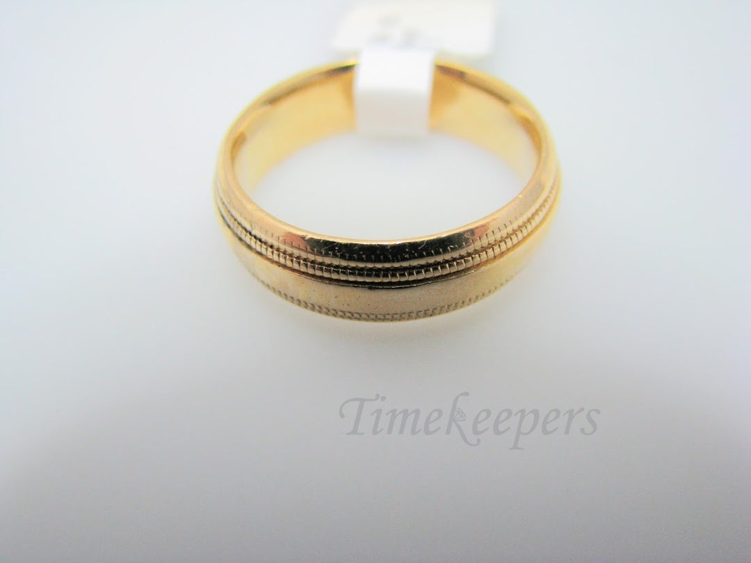 H364 Beautiful 14k Yellow Gold Wedding Band in Size 7