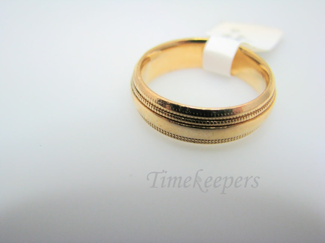 H364 Beautiful 14k Yellow Gold Wedding Band in Size 7