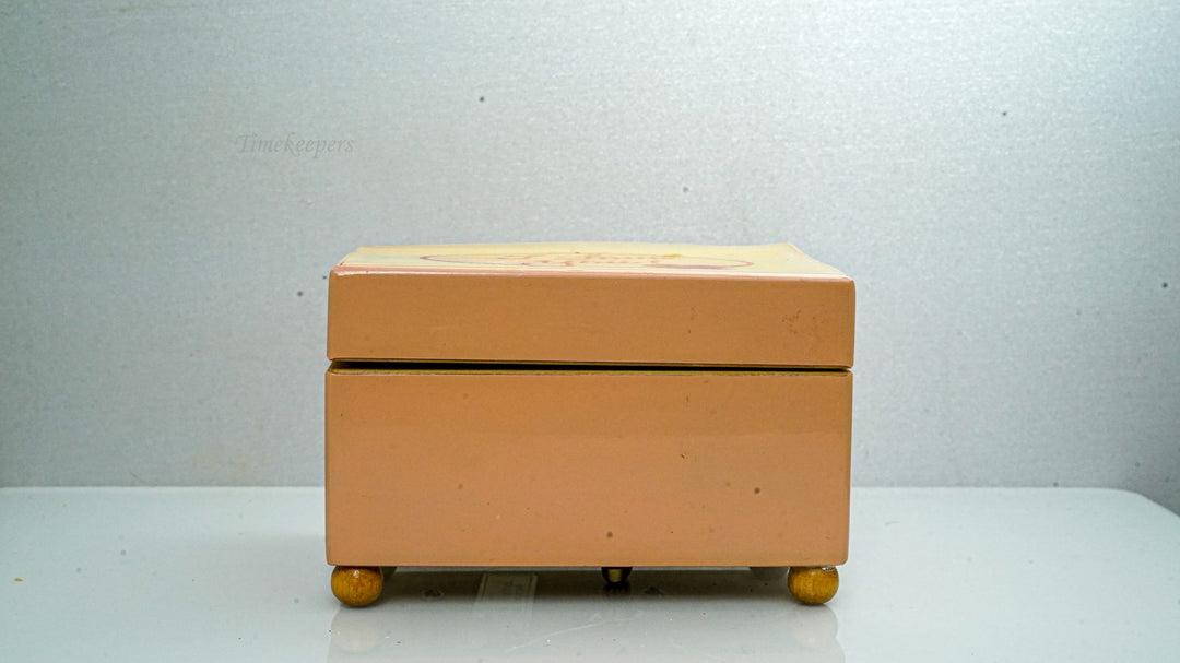 K136 Vintage Enesco Music Box