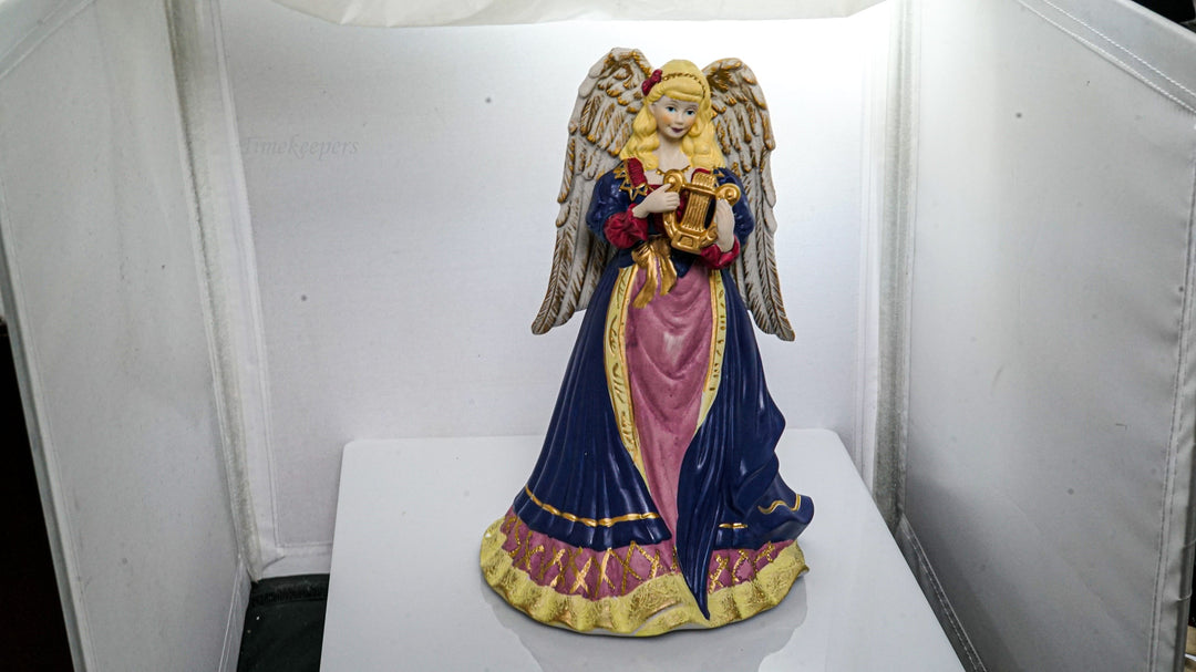 k156 Angel with Harp Music Box